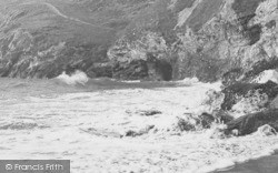 The Beach c.1955, Mawgan Porth