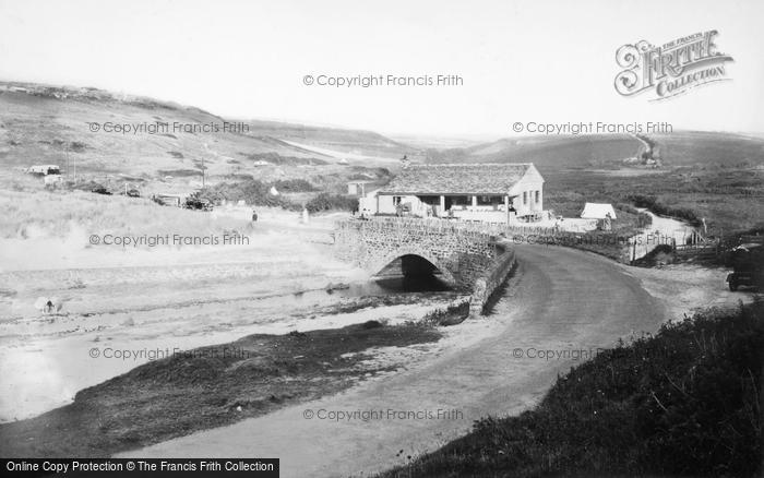 Photo of Mawgan Porth, The Bridge House c.1935