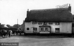 The Red Lion c.1955, Mawnan Smith