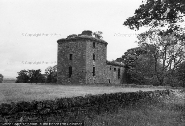 Photo of Melgund Castle, 1954