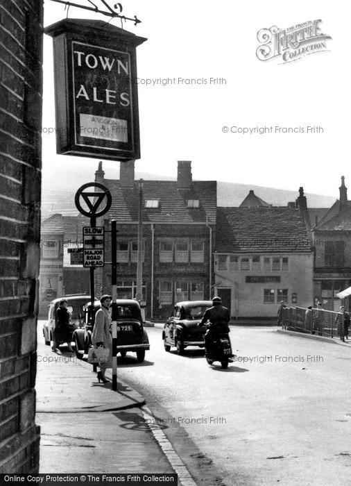 Photo of Meltham, Huddersfield Road c.1955