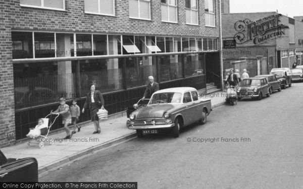 Photo of Melton Mowbray, A Family On Windsor Street c.1965