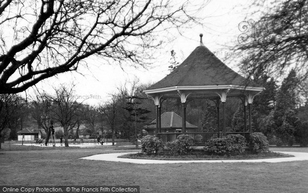 Photo of Melton Mowbray, Bandstand, The Old Park c.1955