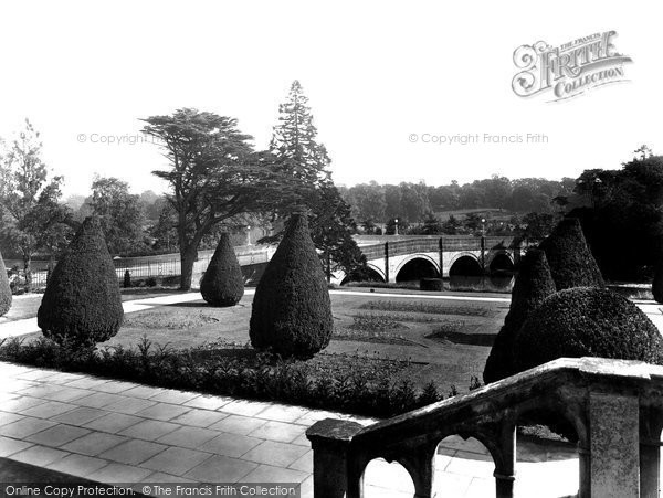 Photo of Melton Mowbray, Egerton Lodge Gardens 1932