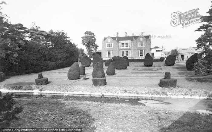 Photo of Melton Mowbray, Egerton Lodge Gardens c.1955