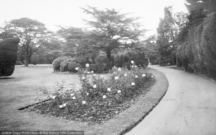 Photo of Melton Mowbray, Egerton Lodge Gardens c.1955