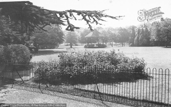 Photo of Melton Mowbray, Park And Bandstand c.1960