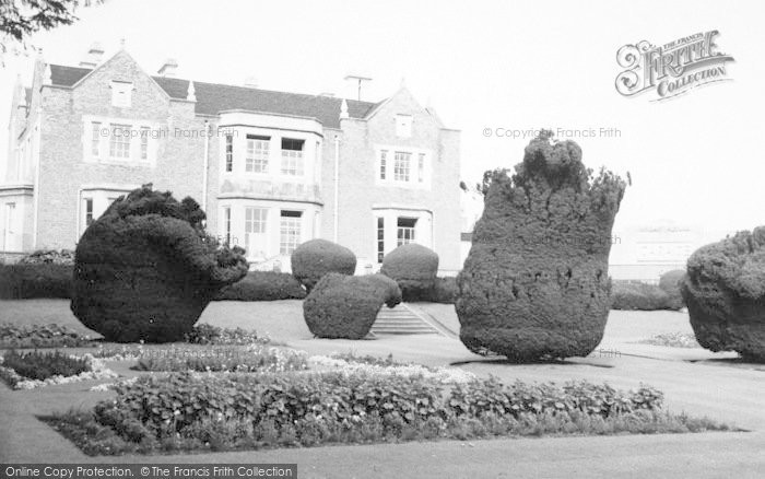 Photo of Melton Mowbray, The Memorial Gardens c.1965