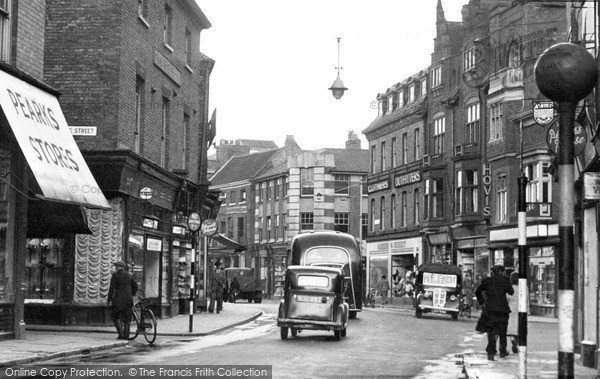 Photo of Melton Mowbray, Traffic In South Parade c.1955