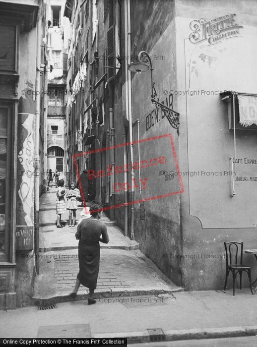 Photo of Menton, Eden Bar c.1939