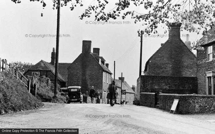 Photo of Meonstoke, Pedestrians In The Main Street c.1955