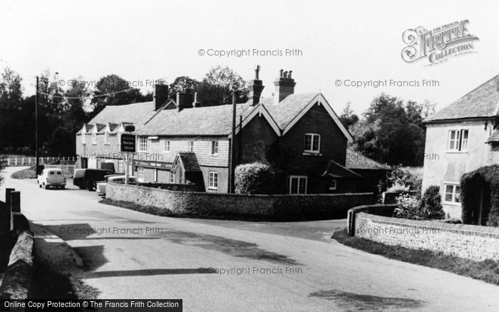 Photo of Meonstoke, The Bucks Head c.1960