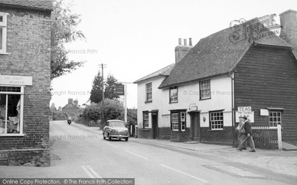 Photo of Meopham, The George Inn c.1960