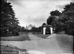Clandon Park Gates 1936, Merrow