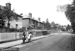 The Village 1913, Merrow