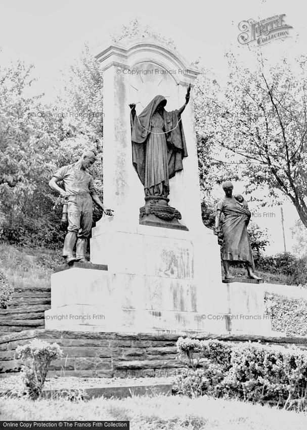 Merthyr Tydfil, the War Memorial c1955
