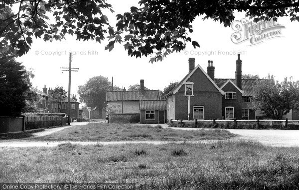 Photo of Metfield, The Green c.1955
