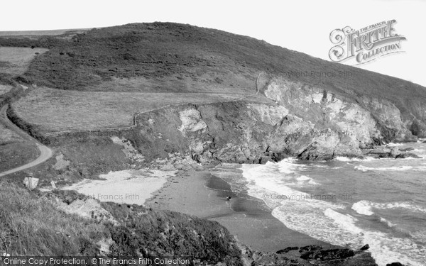 Photo of Mevagissey, Hemmick Bay c.1955