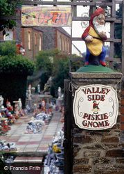 Valley Side Piskie Gnome Garden 1998, Mevagissey