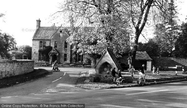 Photo of Mickleton, Three Ways Hotel And Fountain c.1960