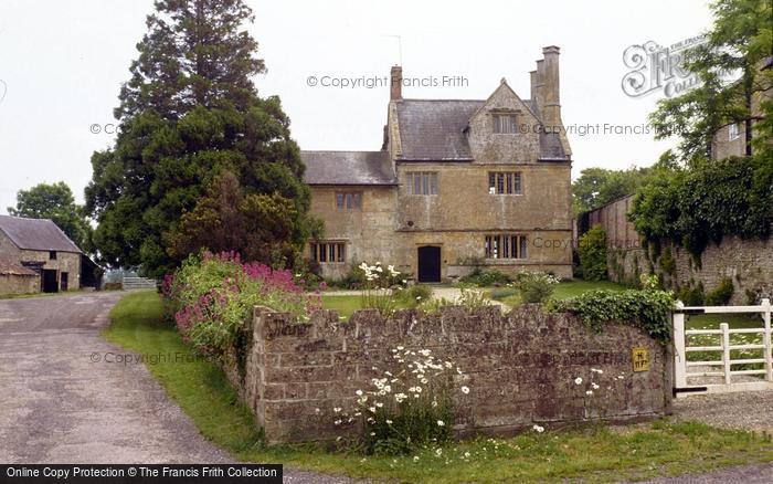 Photo of Middle Chinnock, Manor Farm c.1995