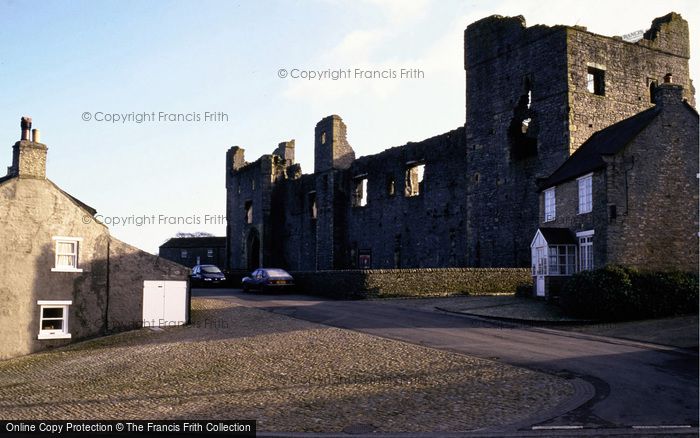 Photo of Middleham, Castle 1998
