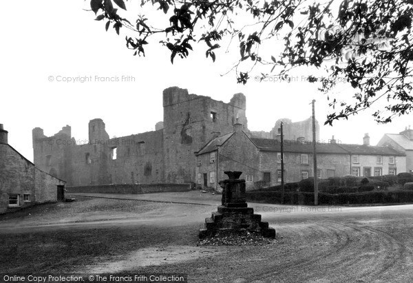 Photo of Middleham, Castle And Cross c.1932