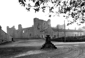 Castle And Cross c.1932, Middleham