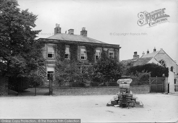 Photo of Middleham, Neville Hall And Upper Cross 1914