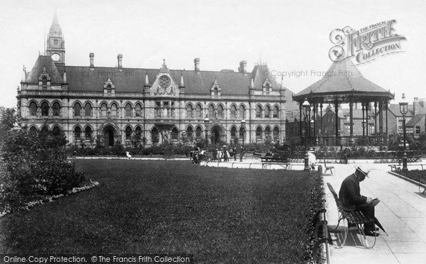 Photo of Middlesbrough, Municipal Buildings 1901