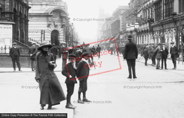 Photo of Middlesbrough, Pedestrians In Linthorpe Road 1913