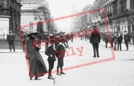 Pedestrians In Linthorpe Road 1913, Middlesbrough