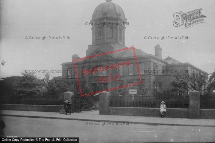 Photo of Middlesbrough, The Dorman Memorial Museum 1913
