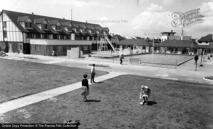 Photo of Middleton On Sea, Southdean Holiday Centre Swimming Pool c.1960