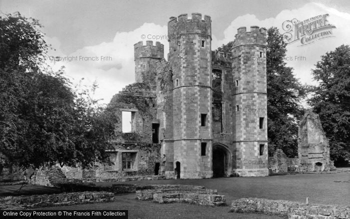 Photo of Midhurst, Cowdray Castle Ruins 1928 - Francis Frith