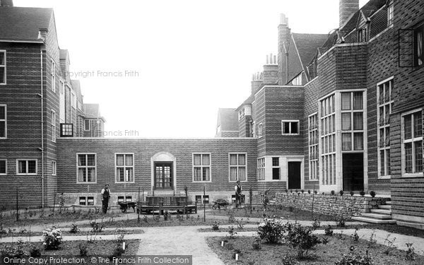 Photo of Midhurst, King Edward's Sanatorium, East Court 1906