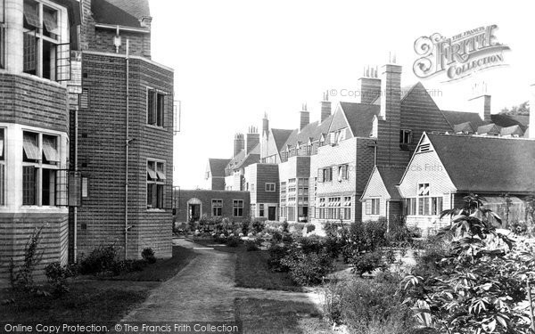 Photo of Midhurst, King Edward's Sanatorium, East Court 1907