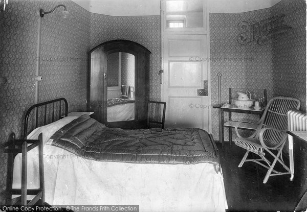 Photo of Midhurst, King Edward's Sanatorium, One Of The Bedrooms 1906