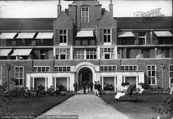 Photo of Midhurst, King Edward's Sanatorium, South Front Entrance 1907