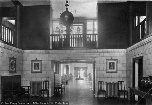 Photo of Midhurst, King Edward's Sanatorium, The Entrance Hall 1913