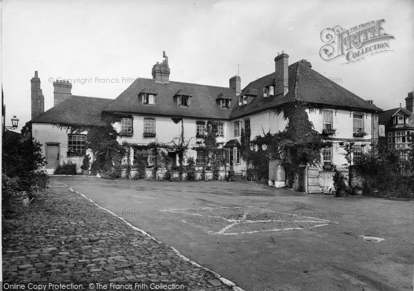 Photo of Midhurst, The Courtyard, Spread Eagle Hotel 1928