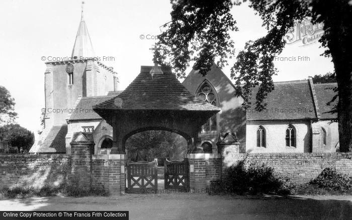Photo of Milford On Sea, The Parish Church c.1935