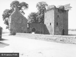Burleigh Castle 1952, Milnathort