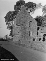 Burleigh Castle 1953, Milnathort