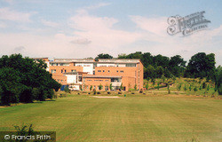New School At Walnut Tree 2005, Milton Keynes