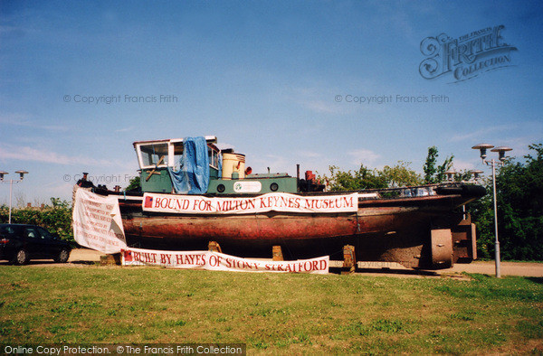Photo of Milton Keynes, The Last Hayes Motor Tug 2005