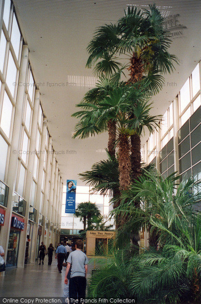 Photo of Milton Keynes, The Shopping Building, Interior 2005