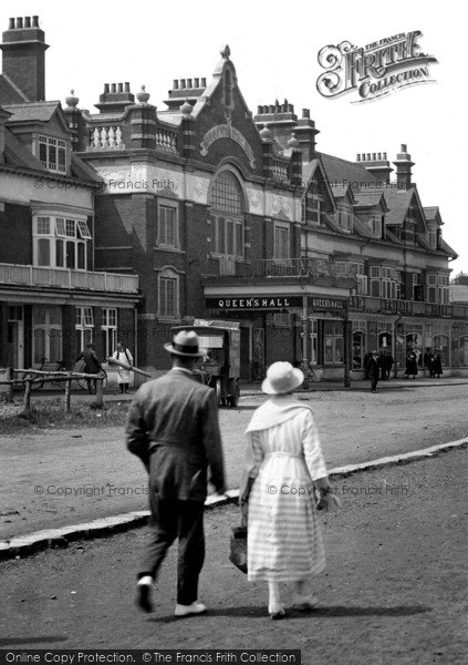 Photo of Minehead, A Couple On The Strand 1919