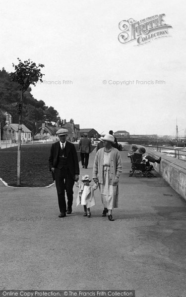 Photo of Minehead, Family, The Promenade 1923