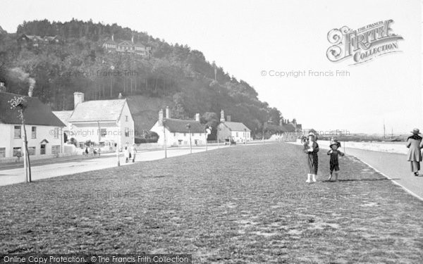 Photo of Minehead, Quay Promenade 1923